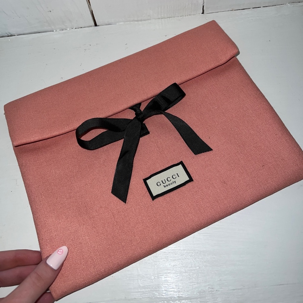 Gucci Beauty make up pouch